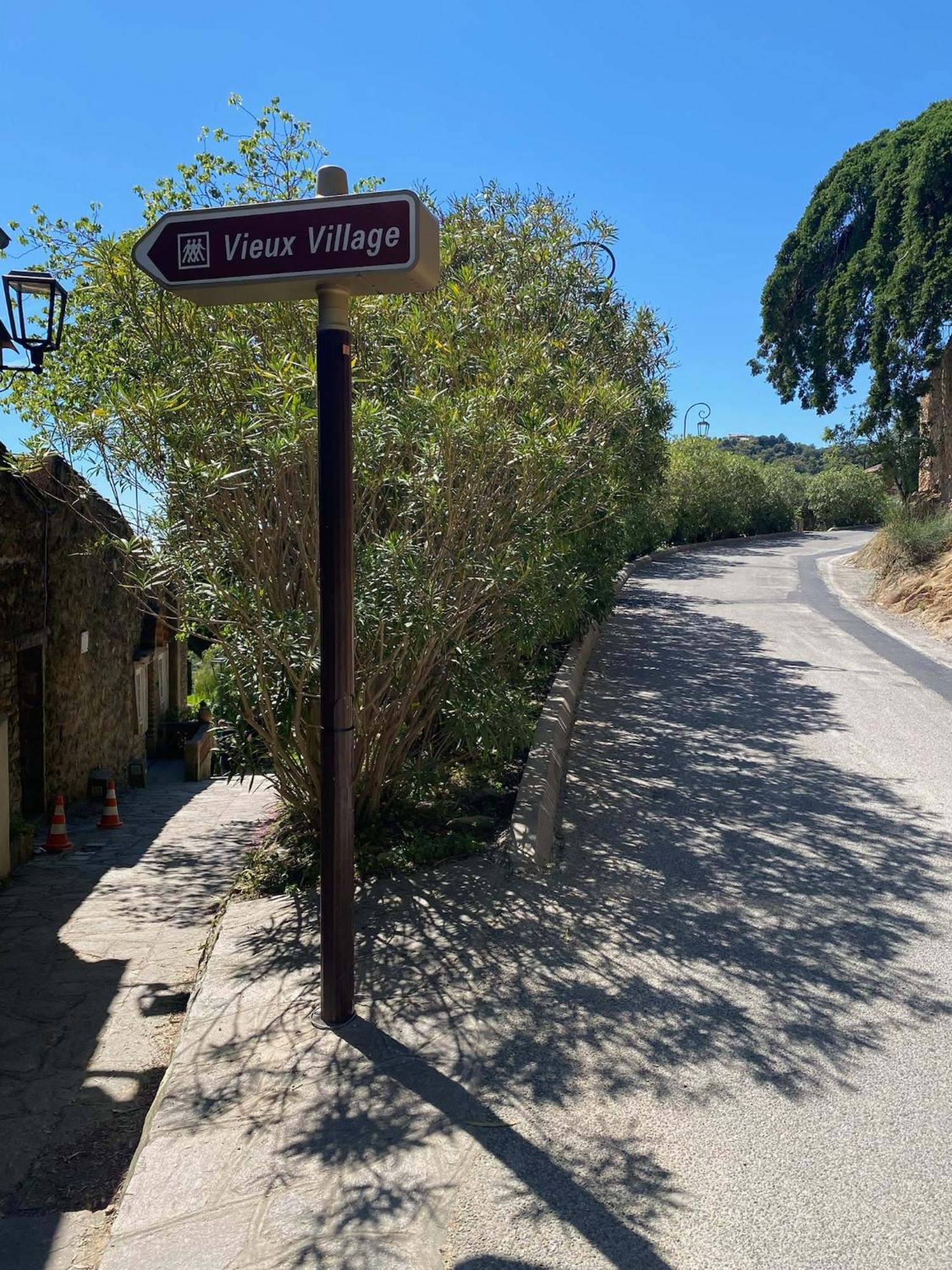 Magnifique Maison De Village Clim Vue Mer 6 Pers บอร์มส์-เลส์-มิโมซาส์ ภายนอก รูปภาพ